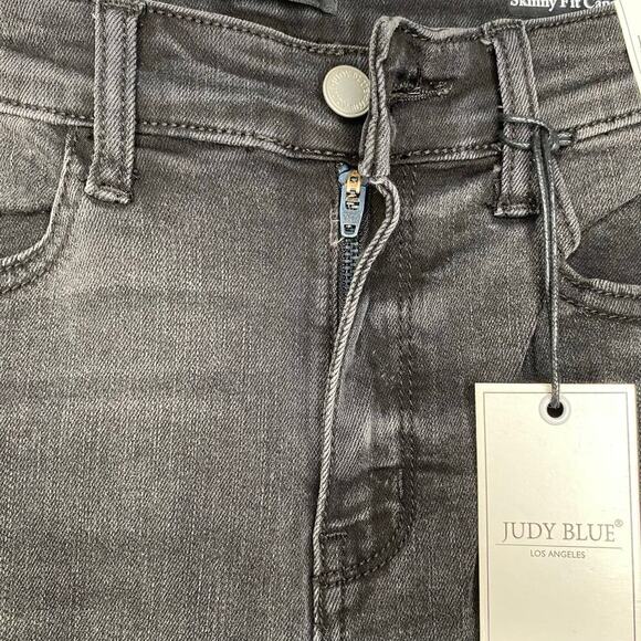 Judy Blue Skinny Fit Capri Distress High Waist Size 9/29 - Picture 8 of 8